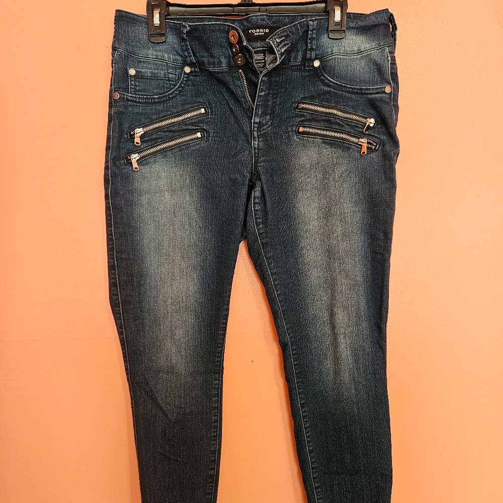 Torrid 12S jeans with zippers on front